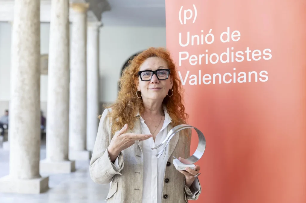 Subido el: 8 de junio de 2026 Subido por: admin Subido a: La Unió de Periodistes Valencians entrega els Premis Llibertat d’Expressió 2026 a Hannah Natanson, Cristina Fallarás i a les professionals d’À Punt que han exercit la clàusula de consciència Nombre del archivo: 009_RP_LLIBERTAT_EXPRESSIO26_resultado.webp Tipo de archivo: image/webp Tamaño del archivo: 106 KB Dimensiones: 1800 por 1193 píxeles
