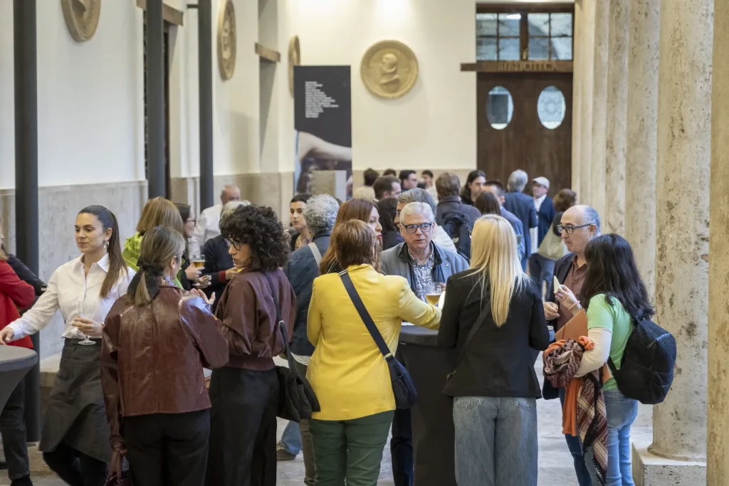 Subido el: 8 de junio de 2026 Subido por: admin Subido a: La Unió de Periodistes Valencians entrega els Premis Llibertat d’Expressió 2026 a Hannah Natanson, Cristina Fallarás i a les professionals d’À Punt que han exercit la clàusula de consciència Nombre del archivo: 248_Llibertat_Expressio26_resultado.webp Tipo de archivo: image/webp Tamaño del archivo: 193 KB Dimensiones: 1800 por 1200 píxeles